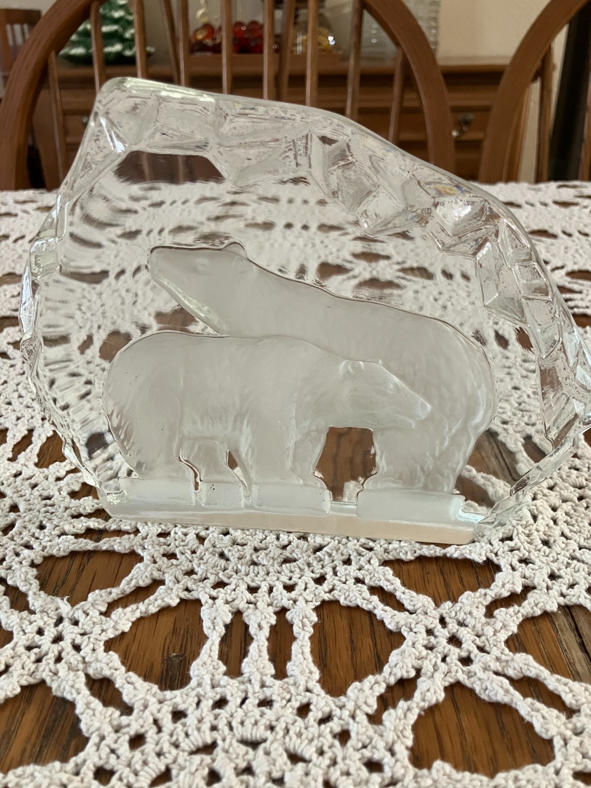 Unbranded 3-D Etched Crystal Art Glass Polar Bears Paper Weight