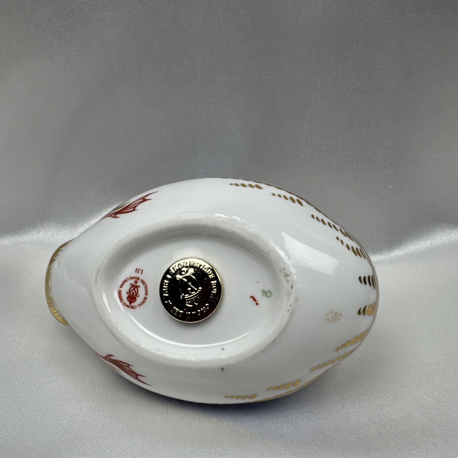 Royal Crown Derby Imari Duck Blue, White, Red, Gold Paperweight – Gold Button