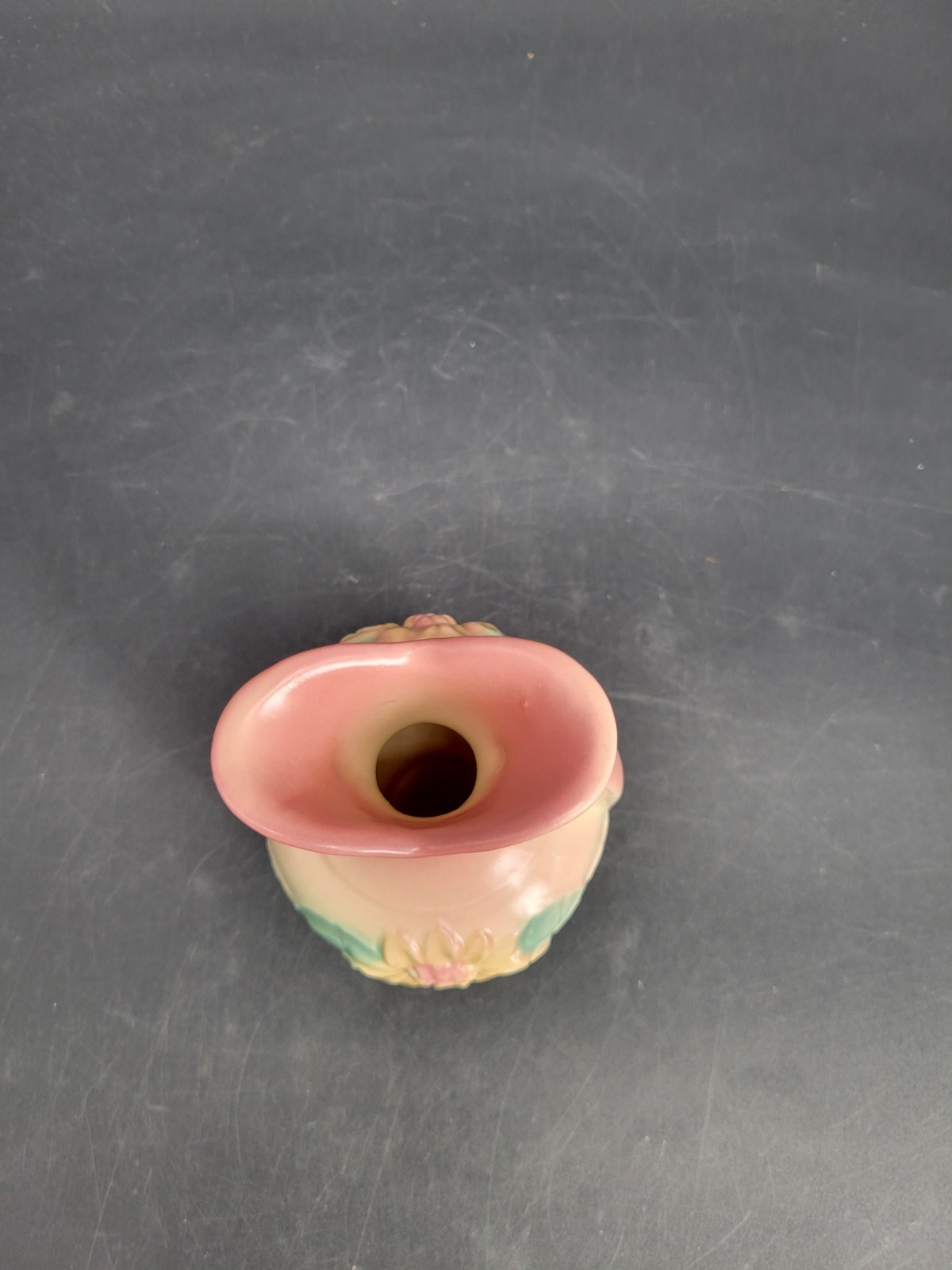 Vintage 1940s Hull Pottery U.S.A. Water Lily Line L-2 5 1/2 Inch 2-Handled Vase