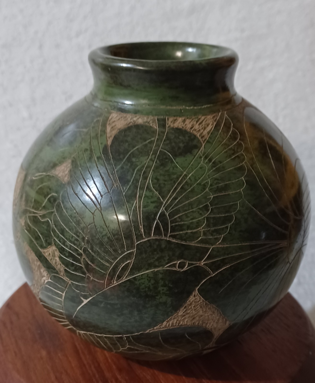 Nicaragua Handcrafted Art Pottery Bud Vase. Etched Vase 4.75in x 4.5in