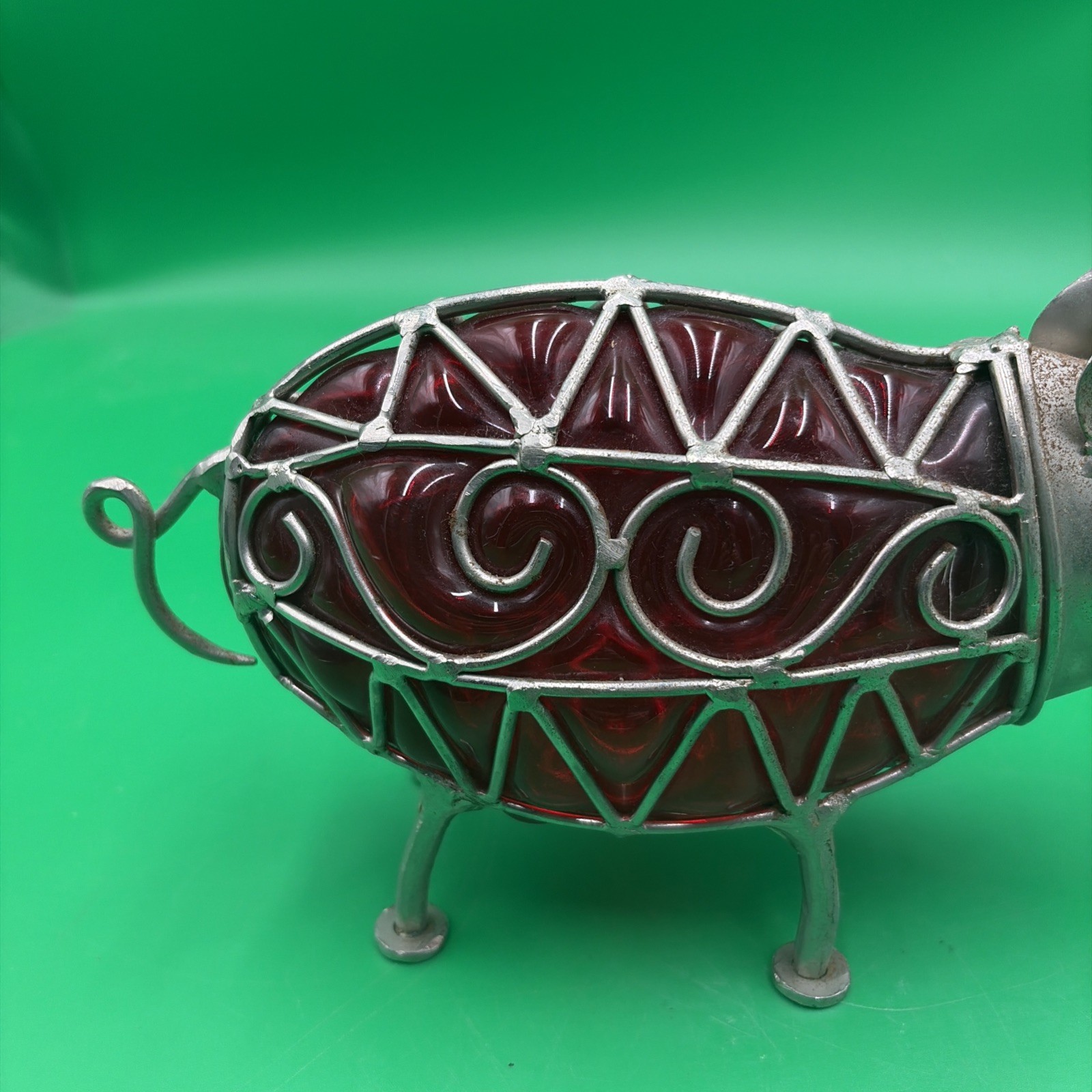 Red Glass & Wire Frame Pig Figure – Pier 1 Blown Modernism