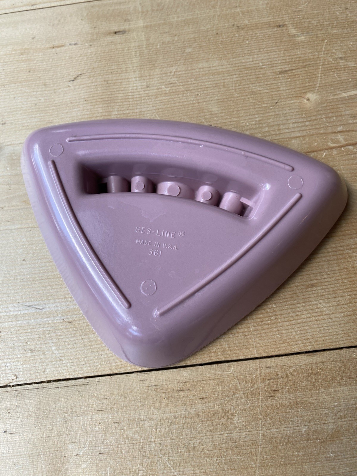 Ges-Line 361 Mauve Triangle Plastic Ashtray Made in USA Mid-Century Modern