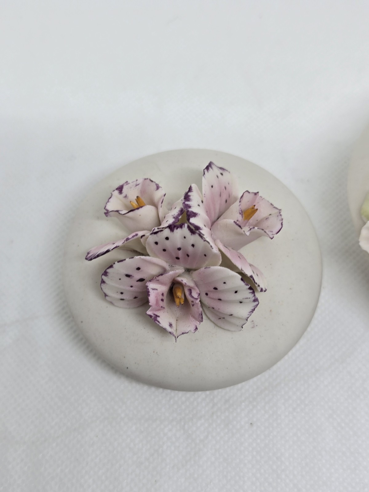 Vintage Capodimonte Boudoir Floral Porcelain Trinket Jewelry Lily Italian Box