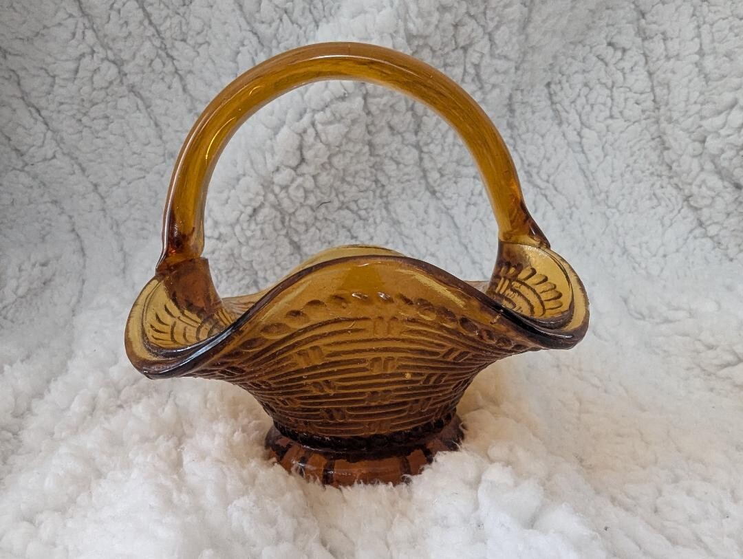 Amber Glass Basket Candy Dish With Ruffled Edge 5x5x5