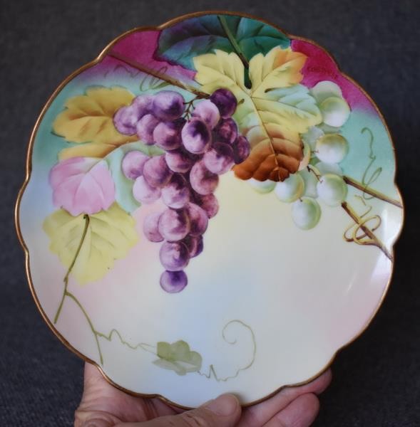 LOVELY ANTIQUE VIENNA AUSTRIA SIGNED HAND PAINTED GRAPES MOTIF CABINET PLATE #2