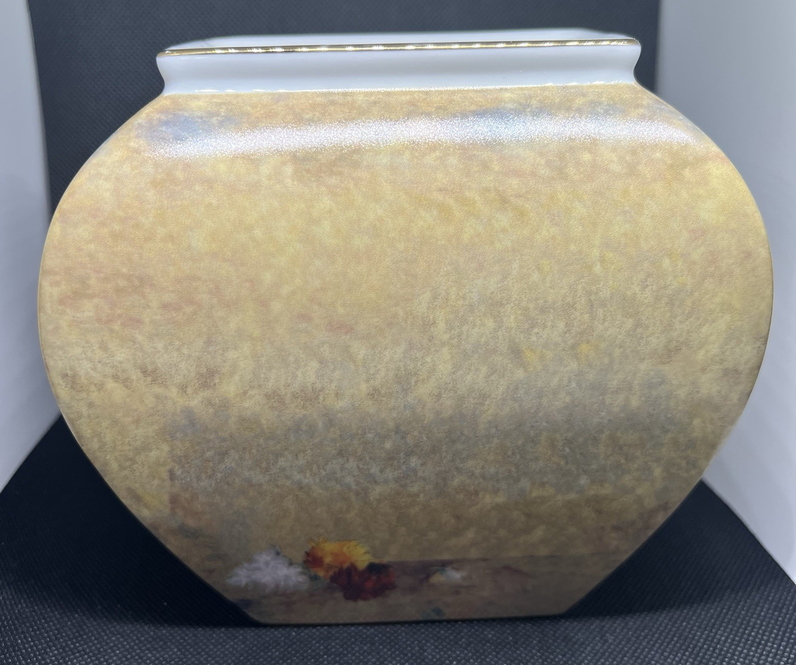 Goebel- Renoir Chrysanthemes Ltd.ed 1135/3000