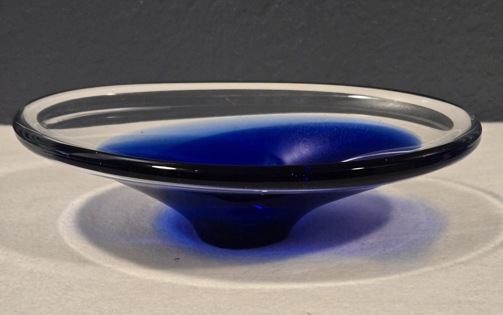 SWEDISH MID CENTURY MODERN FLYGSFORS BLUE FREEFORM ART GLASS BOWL – 7.25″ X 5.25