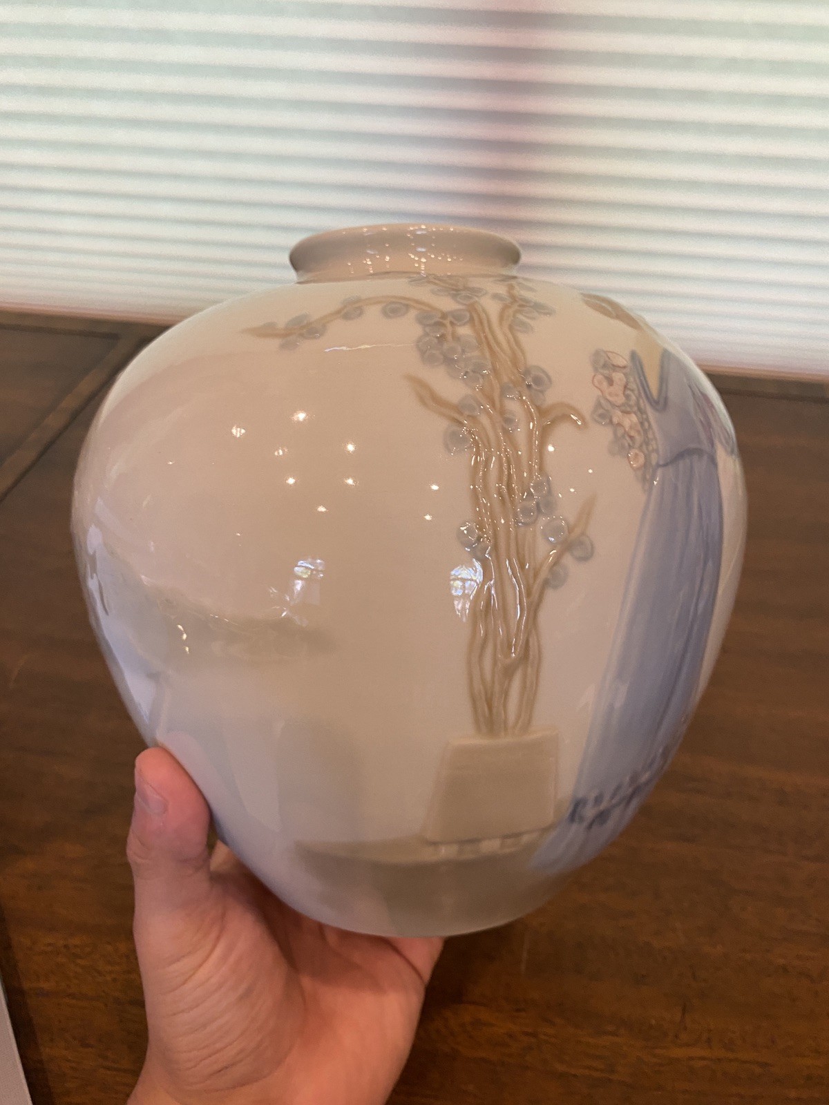 RARE BEAUTIFUL VTG LLADRO GRECIAN COURT Glossy Porcelain Vase 8.5″ SPAIN RETIRED