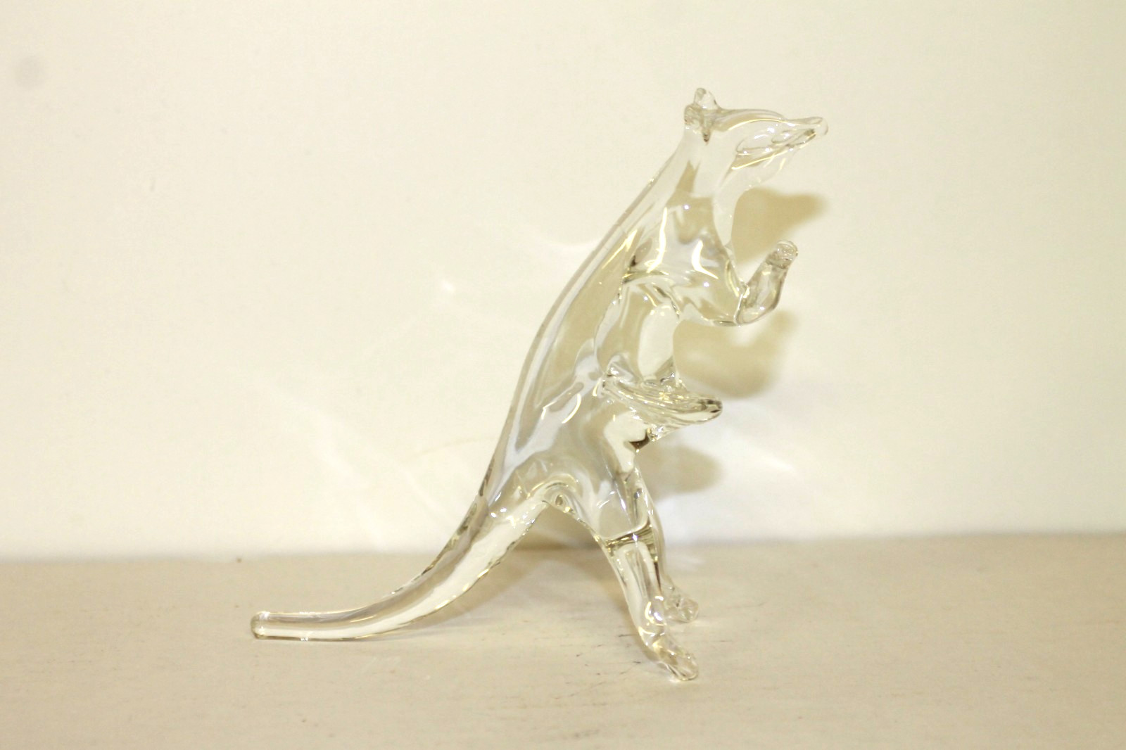 Pilgrim Glass Kangaroo Figurine – Clear Glass