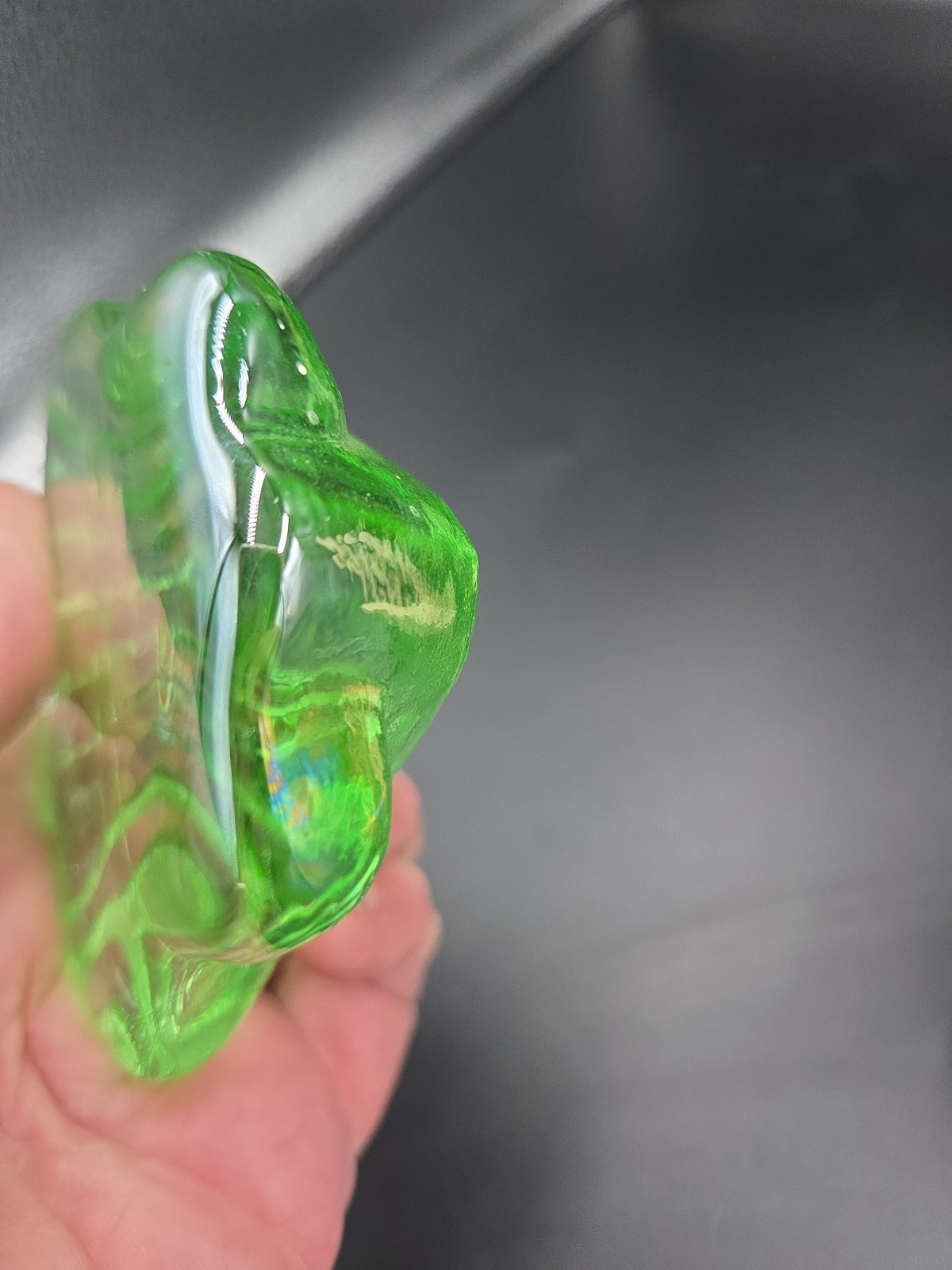 Art Glass Iridescent Green Scallop Shell Paperweight 3.5” Beach Molded Sea