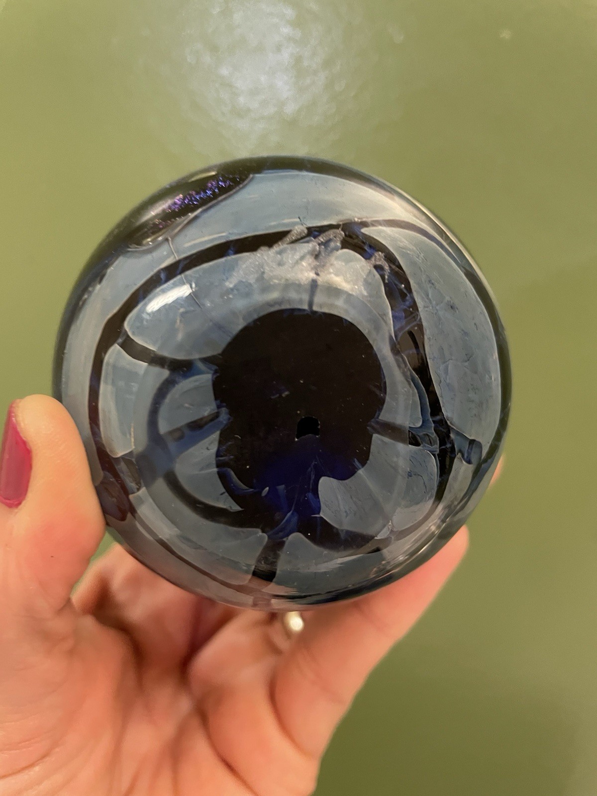 Art glass paperweight signed Undated Abstract Design, Spherical Shape