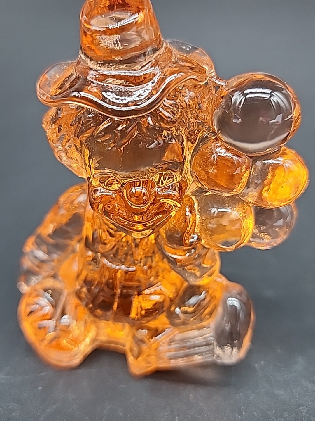 MOSSER GLASS 3.5 IFFY CLOWN W/ BALLOONS TRANSLUCENT PEACH
