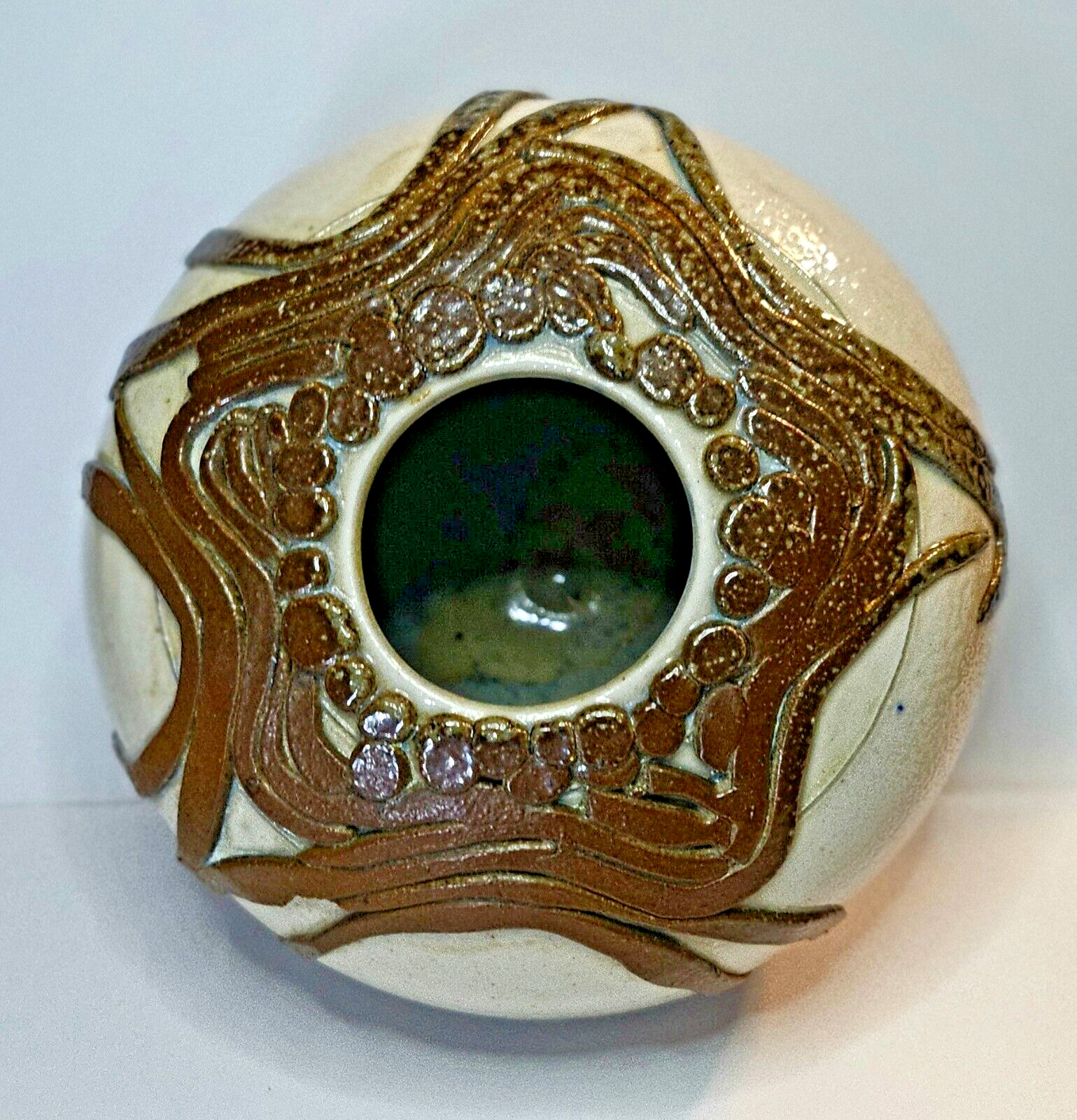 Pottery-ROTUND TEXTURED CLAY VASE 5″D X 4″H UNBRANDED OR SIGNED GLOSS + MATT FIN