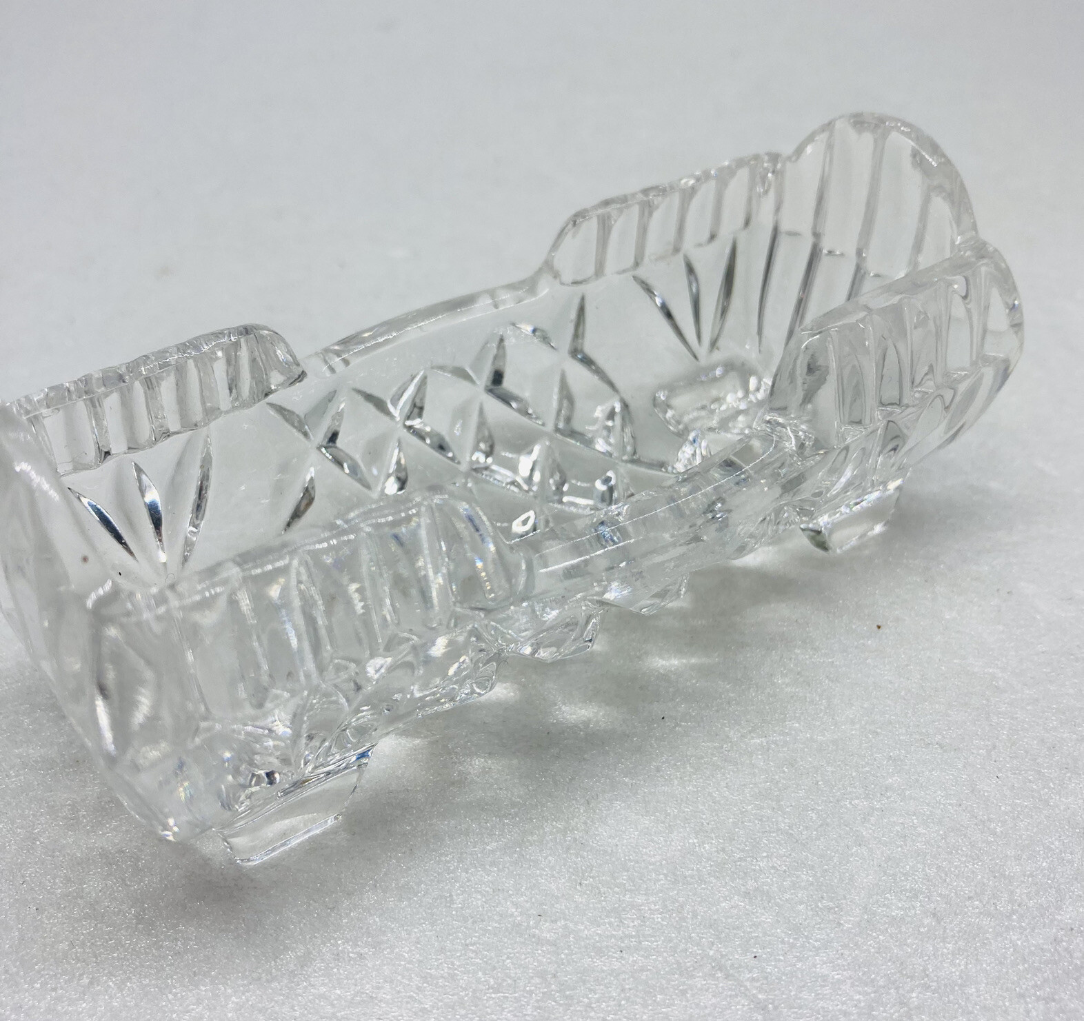 Vintage 1980s Crystal Glass Ashtray Cigar Cigarette Holder 4” Unique Shape 35