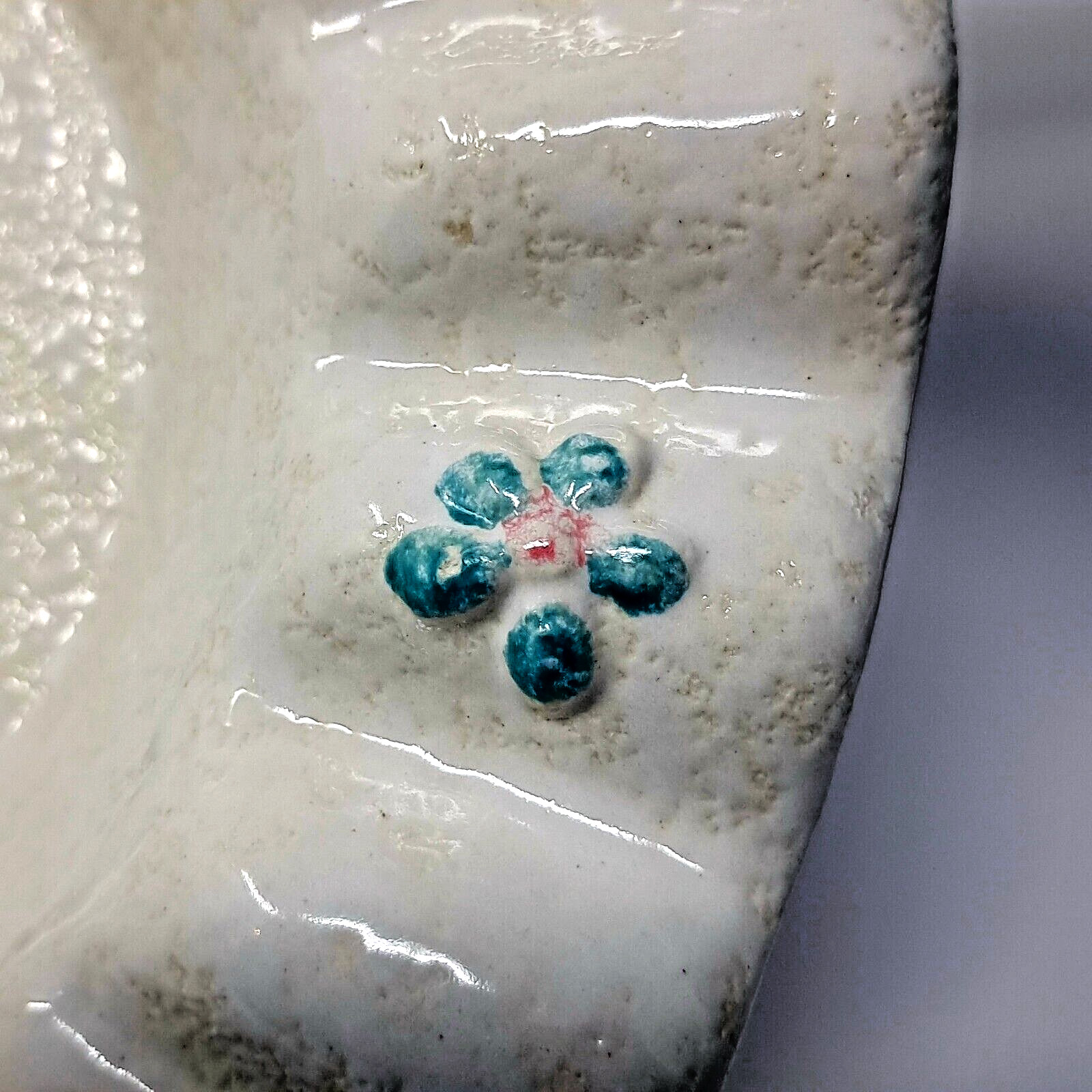 Hull 1956 Heart shaped Ashtray white w/ blue Butterfly 7″ wide vintage Pottery