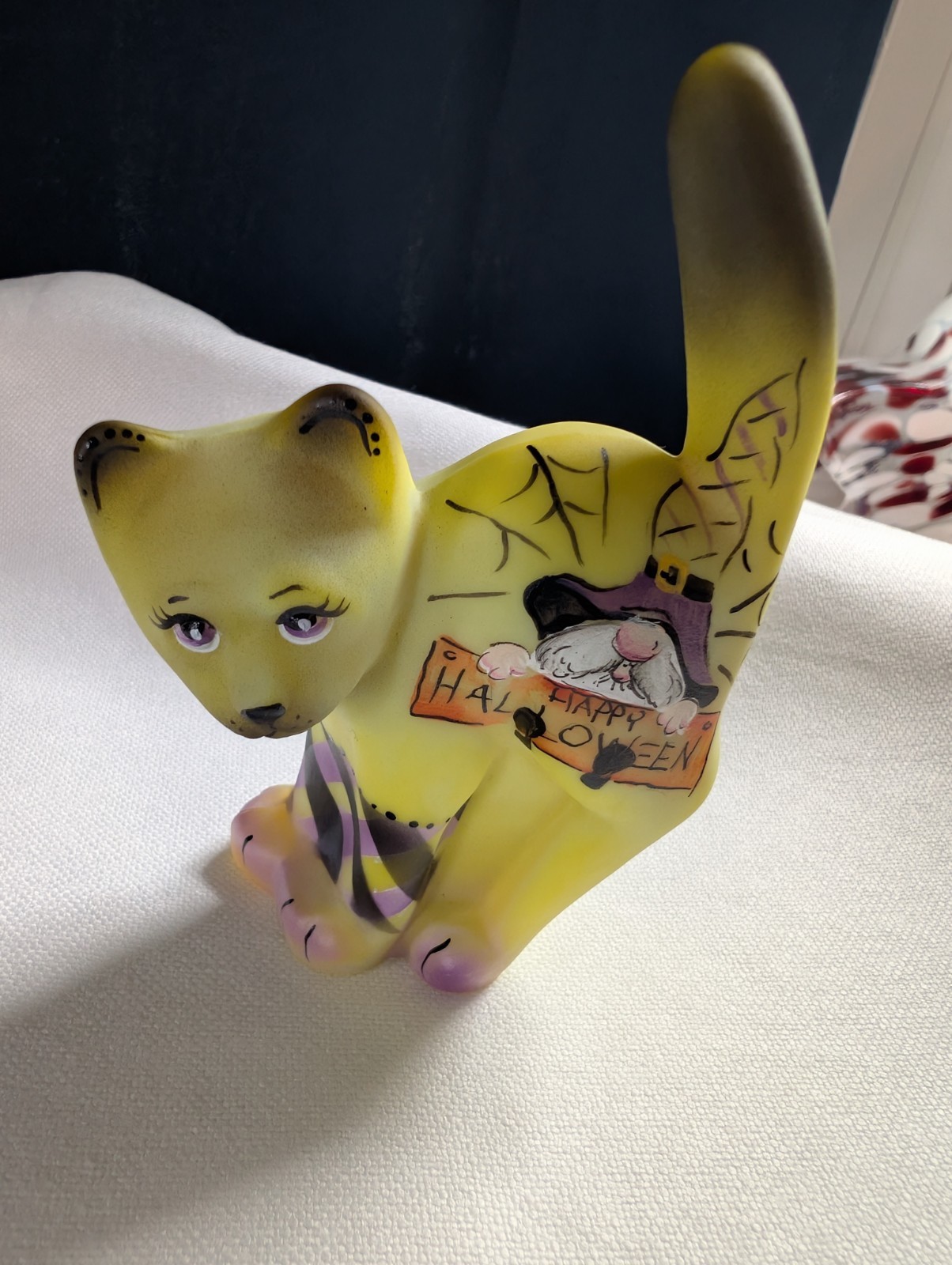 Fenton Glass Dandelion Hand Painted Scaredy Cat GLOWS