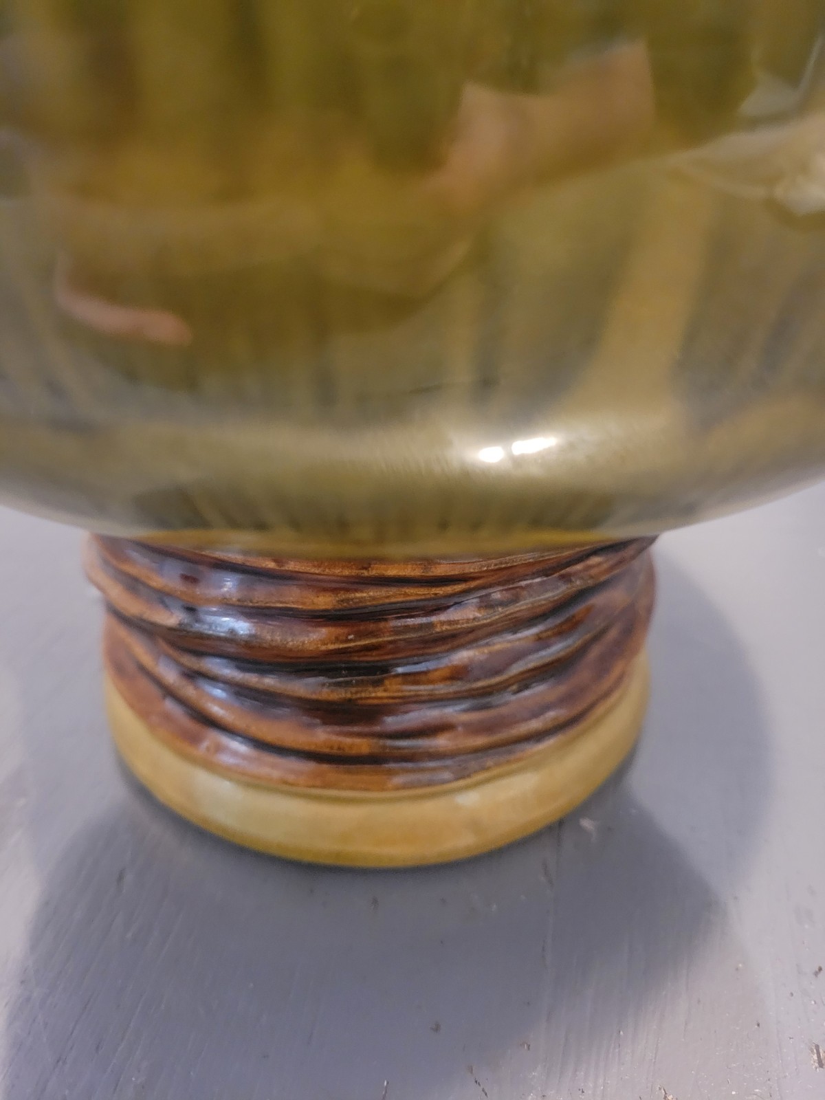 Vintage Retro MCM Art Deco 9.5″ Art Pottery Vase Avocado Green Ribbed