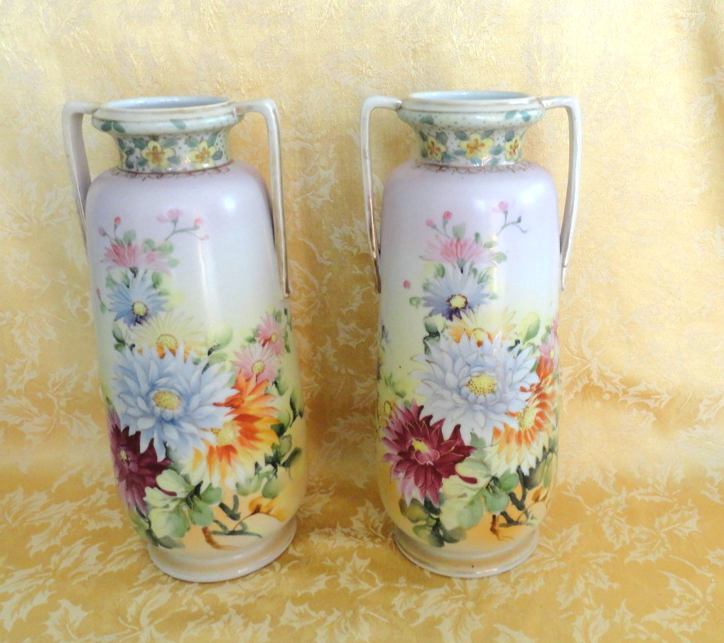 Pair of Vintage Nippon Hand Painted Handled Vases Daisy W/ Gold Gilt 11.75 H