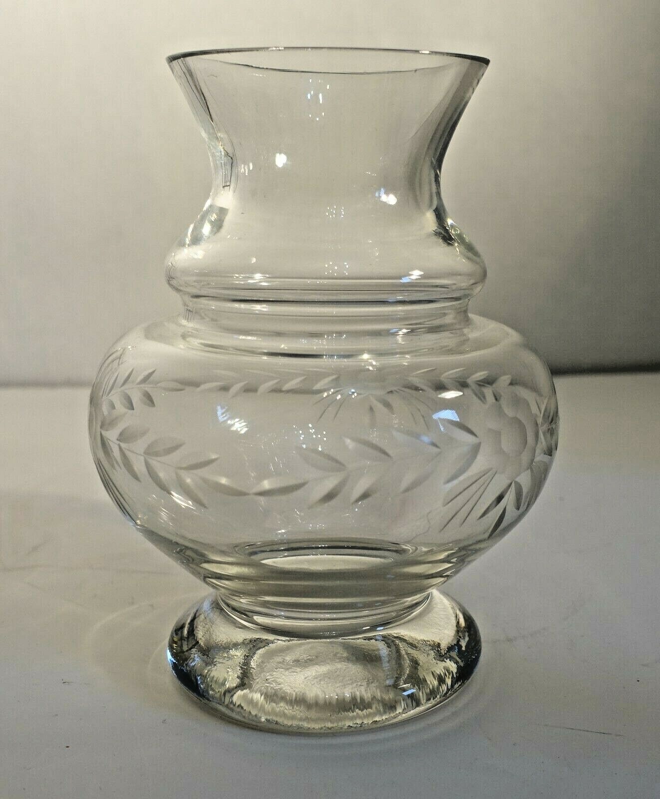 3kbx WHEEL ENGRAVED CUT CRYSTAL vase, 6″ high