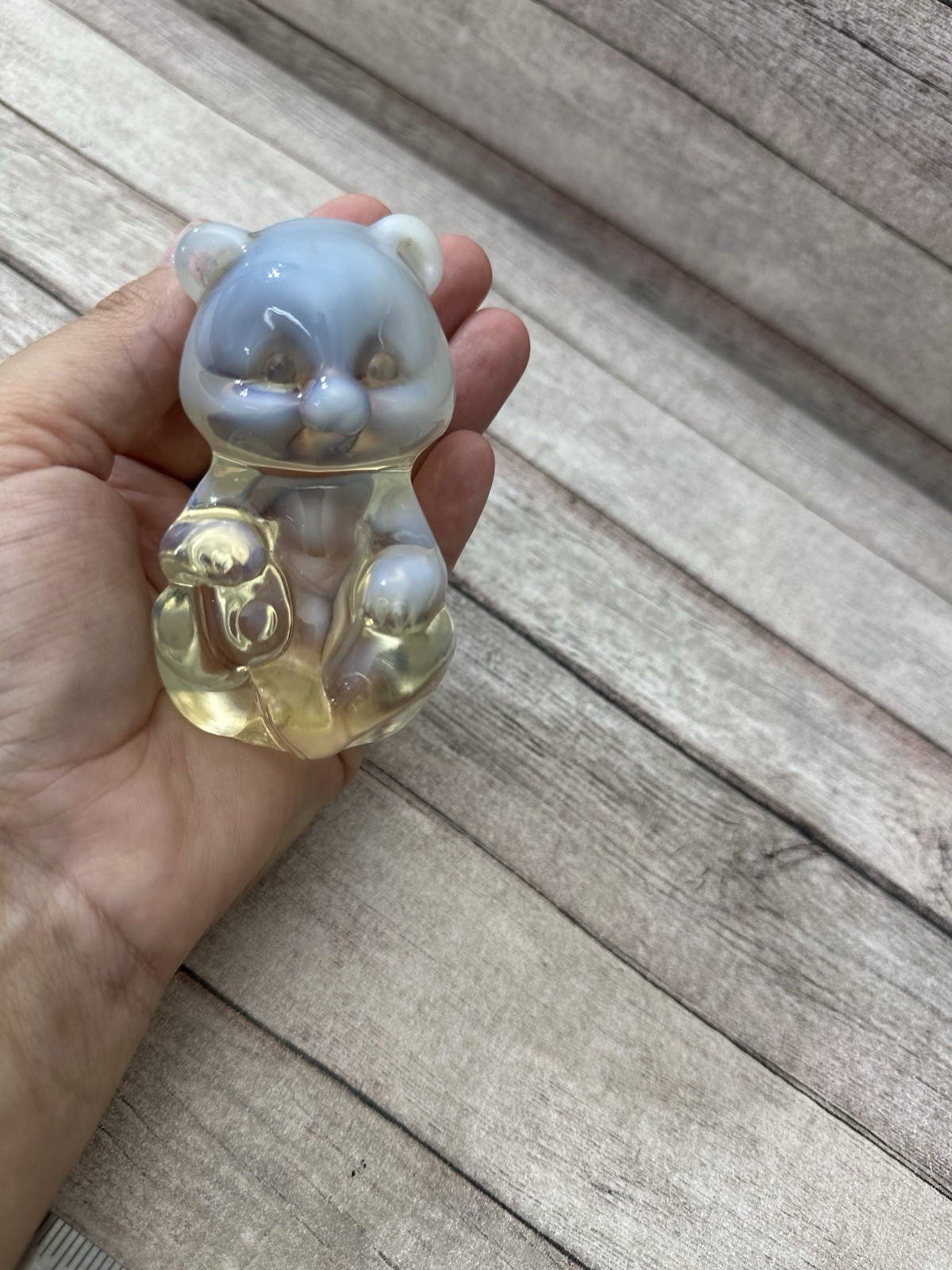 FENTON FRENCH OPALESCENT SITTING BEAR 5151 Stamped