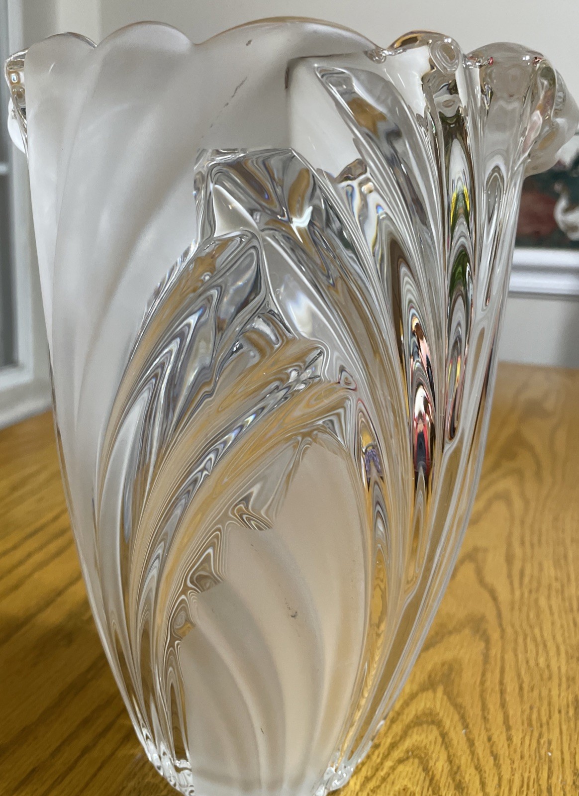 VTg Mikasa Satin Frost Clear Embossed Crystal Swirl Flower Vase Germany 9.5 x 6″