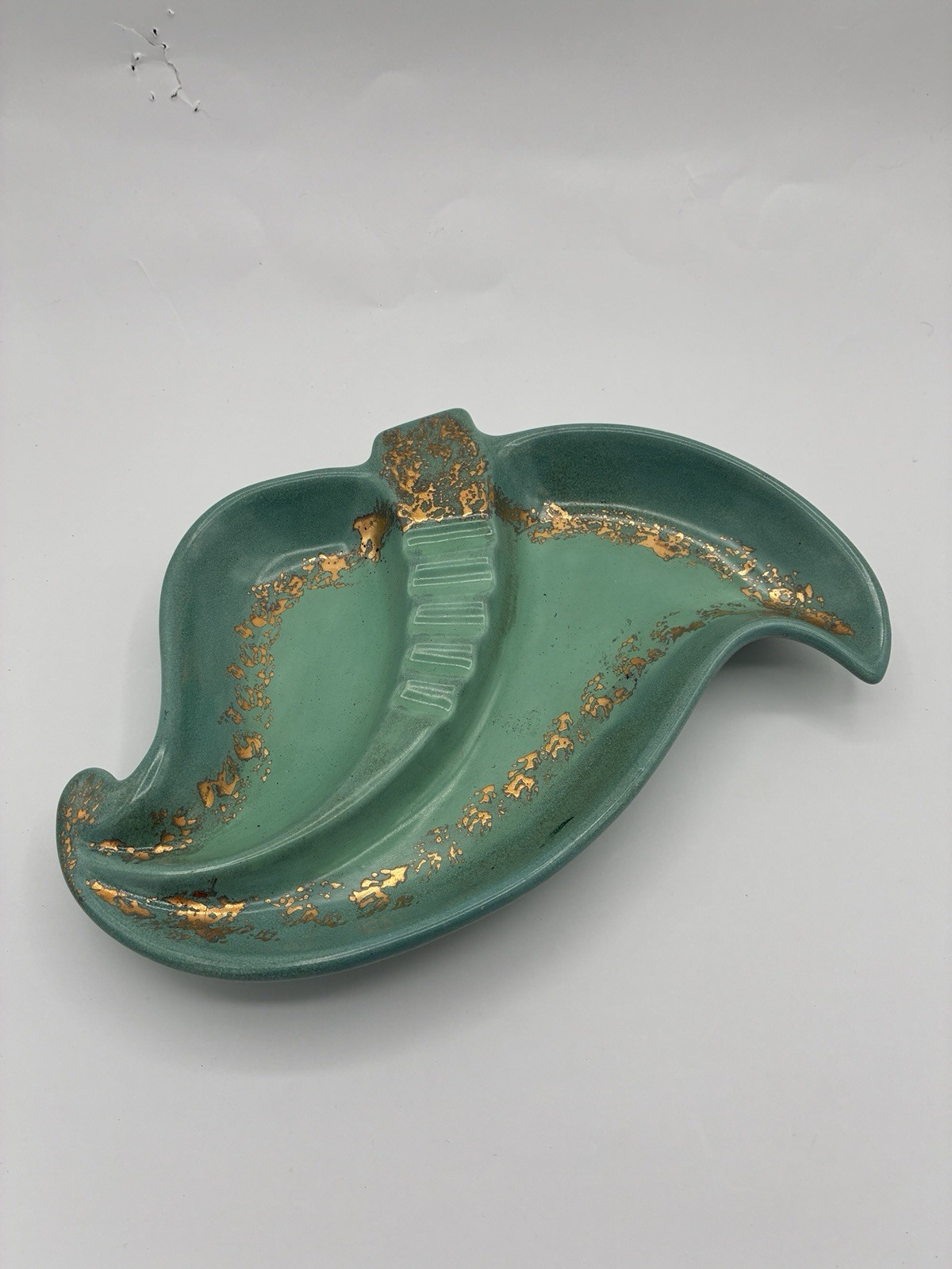 Rare Vintage MCM Mid Century Green Turquoise & Gold Leaf Shape Ceramic Ash Tray
