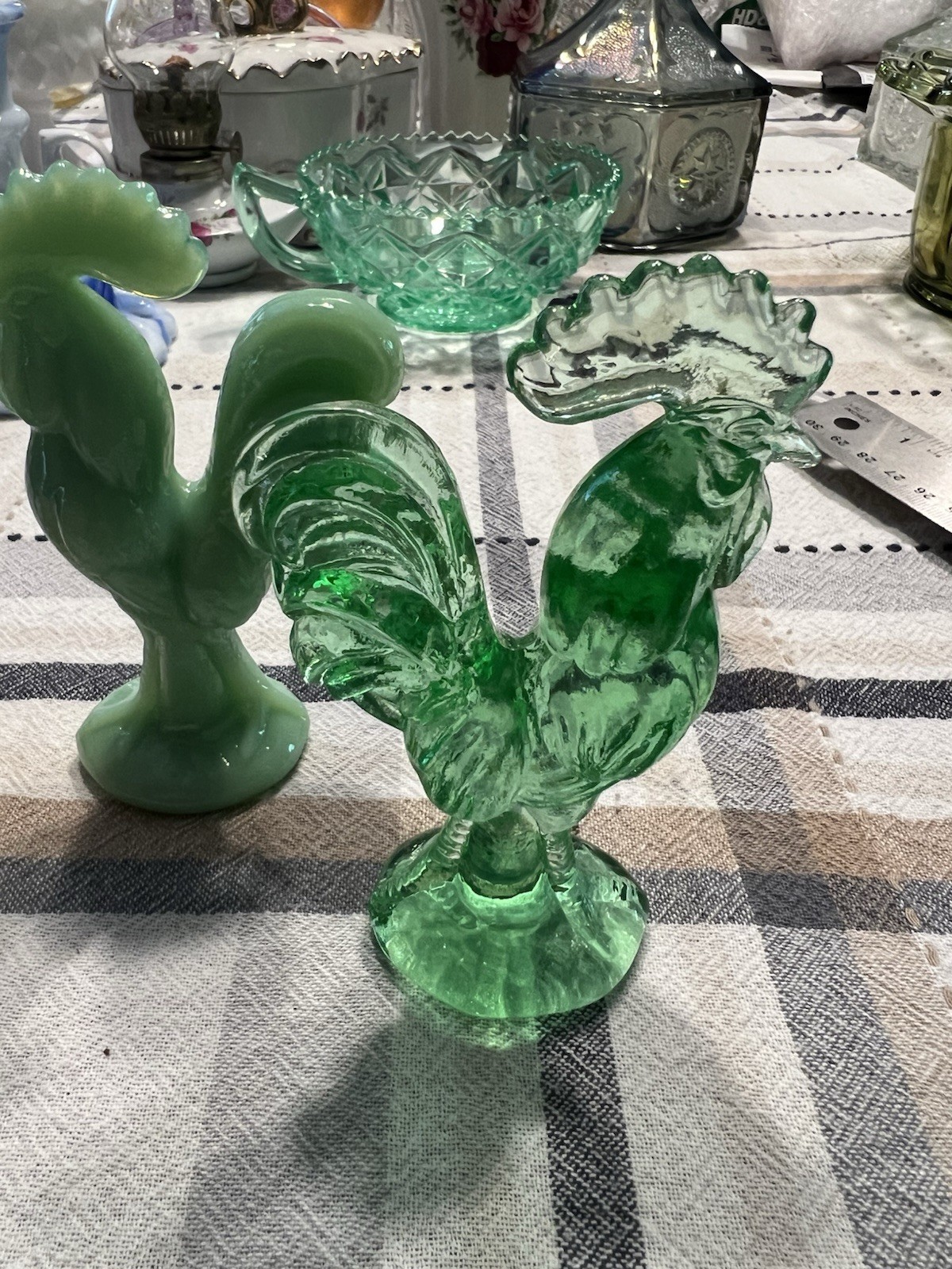 Import peach Glass hen on nest and green Rooster Figurine Decorative
