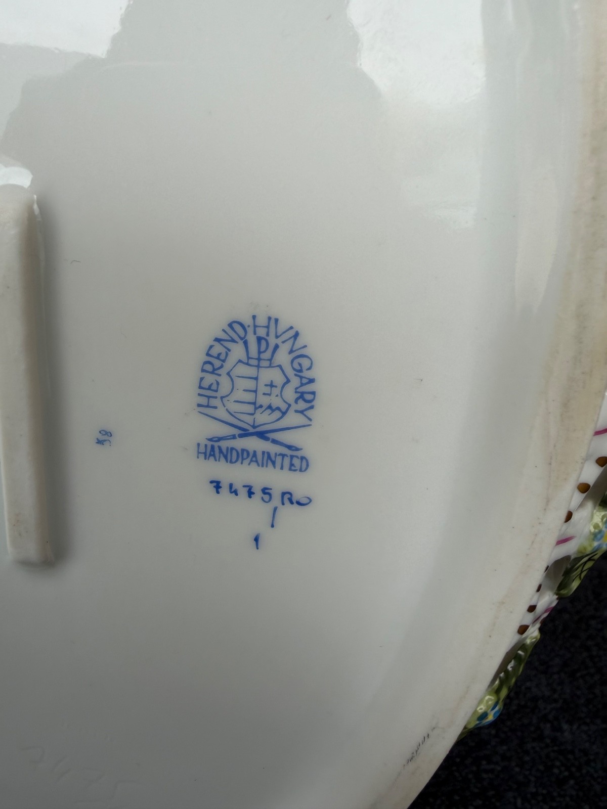 HEREND PORCELAIN HANDPAINTED ROTHSCHILD BIRD OPEN WORK BASKET 7475/RO