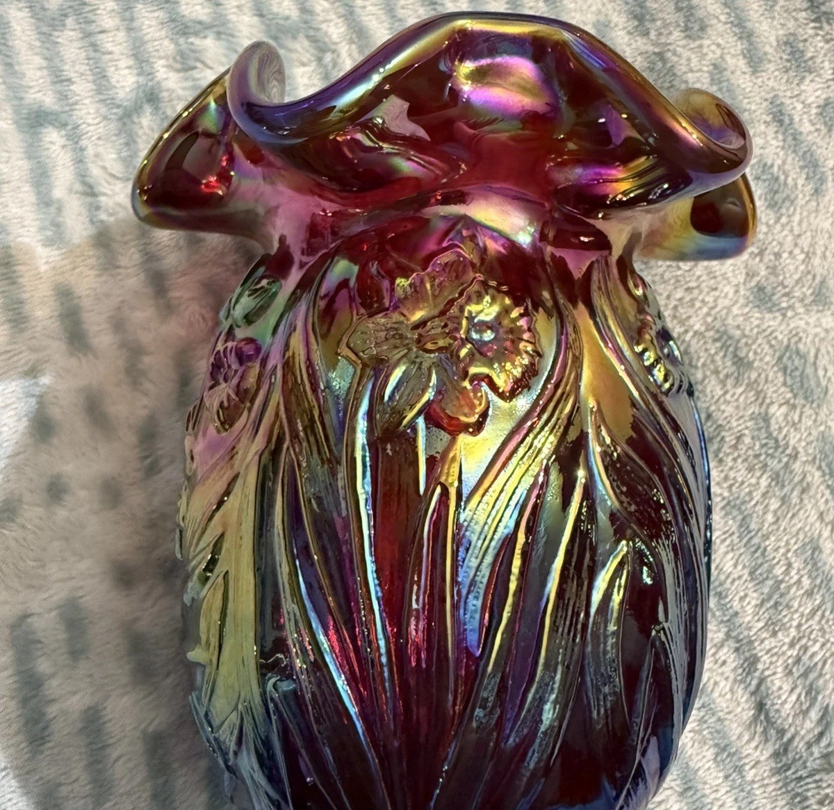 Fenton Iridescent Carnival Daffodil Vase Ruffled Ruby Red Plum 5” USA *GREAT*