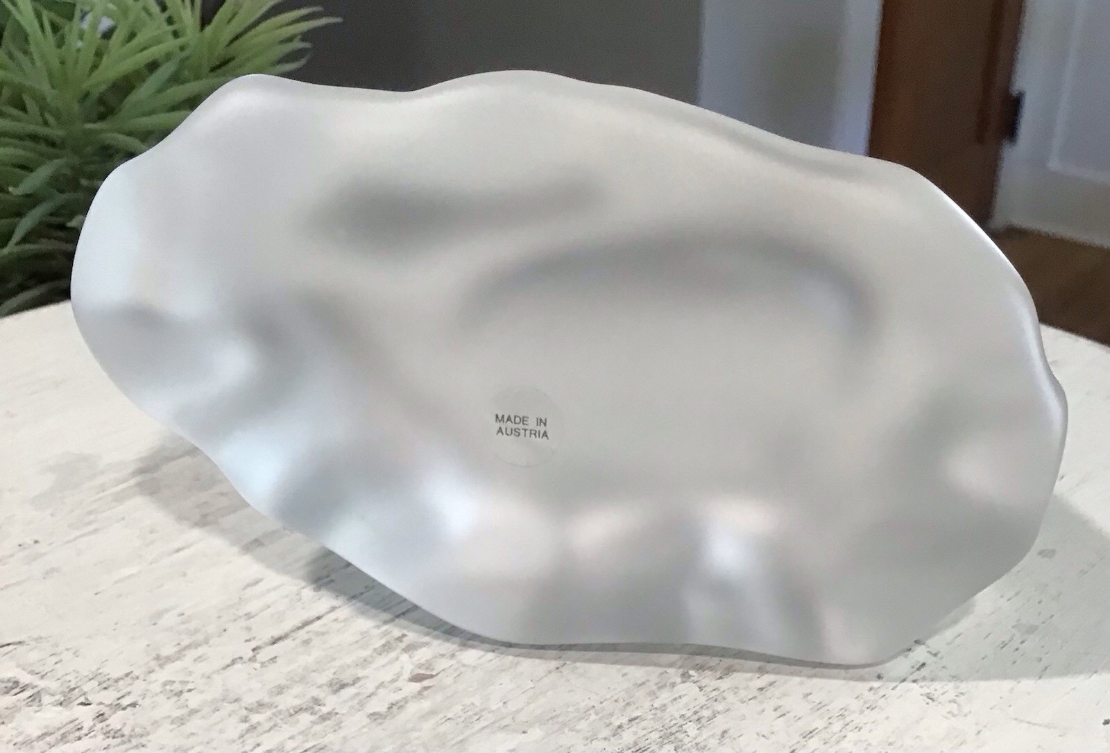 Vintage Satin Iceberg Figurine Stand Made In Austria 4.75” Beautiful Smooth