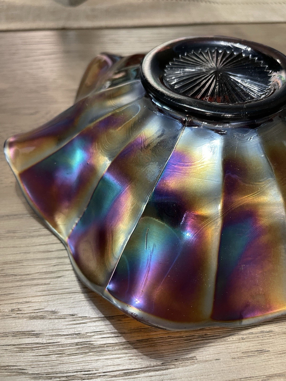 Vintage Fenton or Millersburg Peacock & Urn Carnival Glass 8.75″ Ruffled Bowl