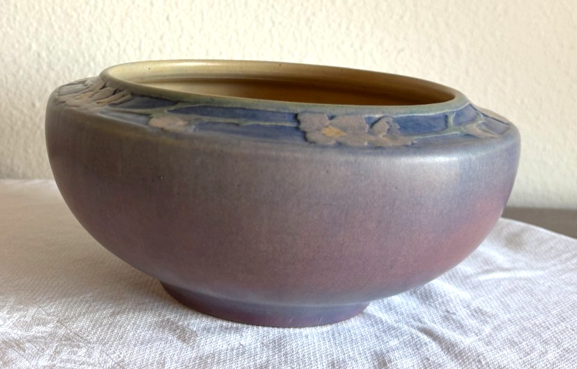 NEWCOMB COLLEGE POTTERY FLORAL VASE SADIE IRVINE 8″W BY 4″H EXCELLENT!
