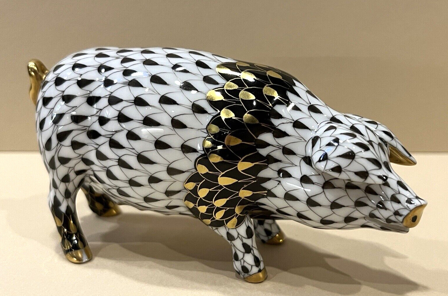 Herend Figurine Large Pig Hog Sow 5”L – Black & Gold Fishnet Limited Edition