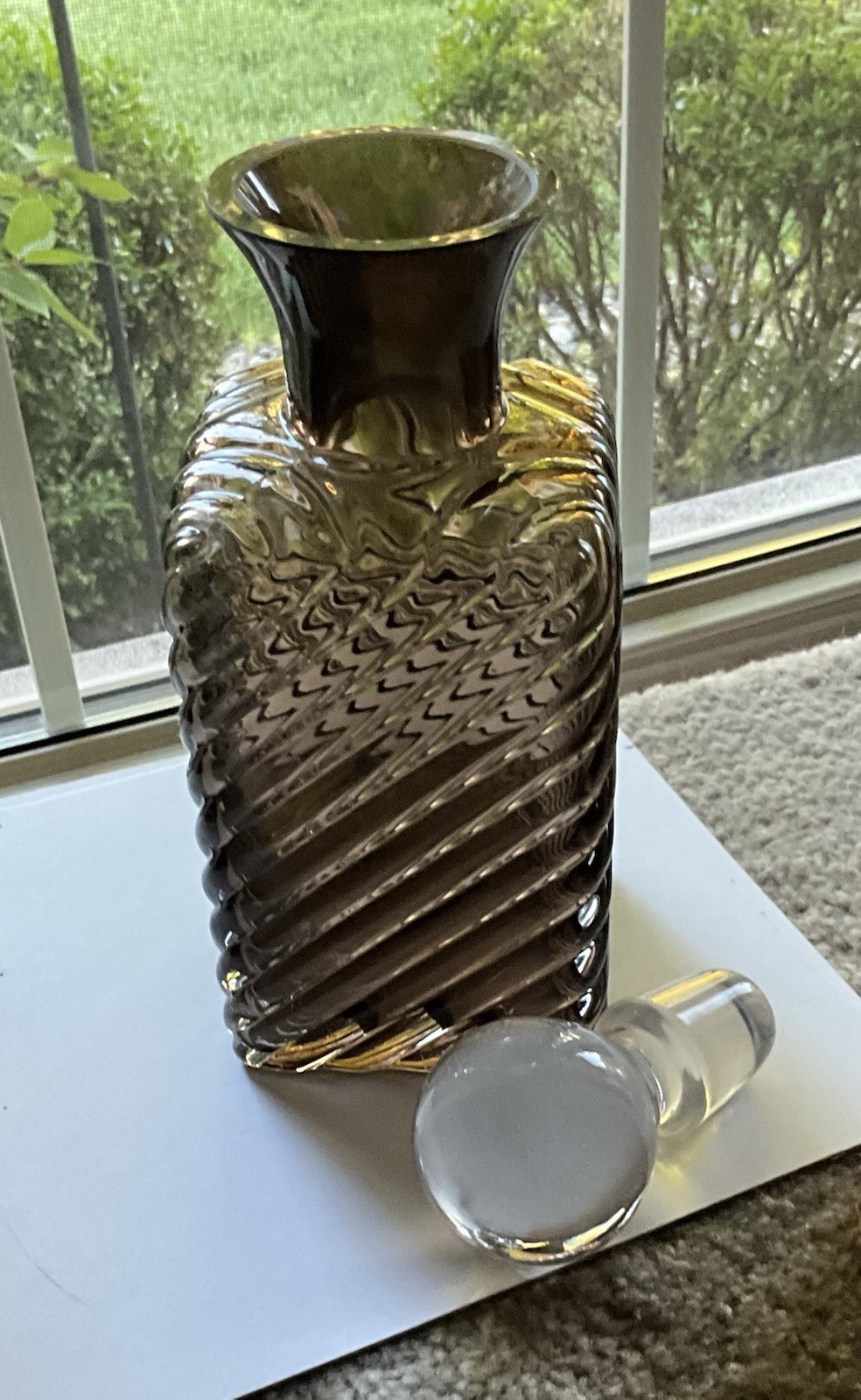 Amber Brown Luster Glass Diagonal Swirl Decanter Bottle w Stopper 9.5” EXCELLENT
