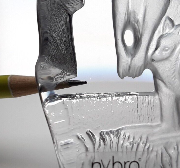 Nybro Crystal Kangaroo Paperweight Sculpture Cilla Persson Design Sweden – 4″