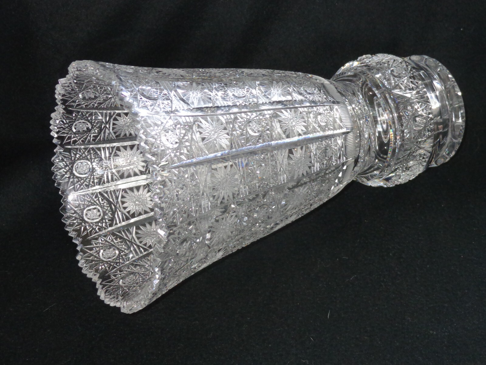 Gorgeous Bohemian Czech Cut Glass Lead Crystal 12″ Vase in QUEENS LACE