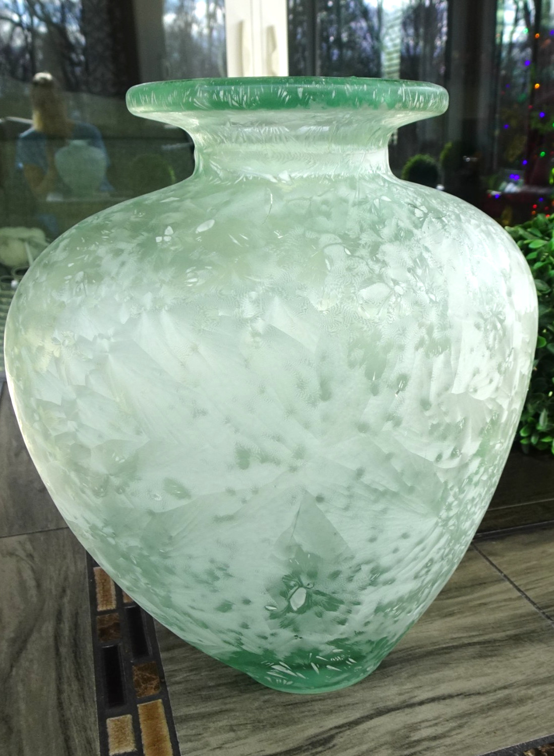 10.5″ Design Guild Made in Spain Light Green Frosted Design Vase