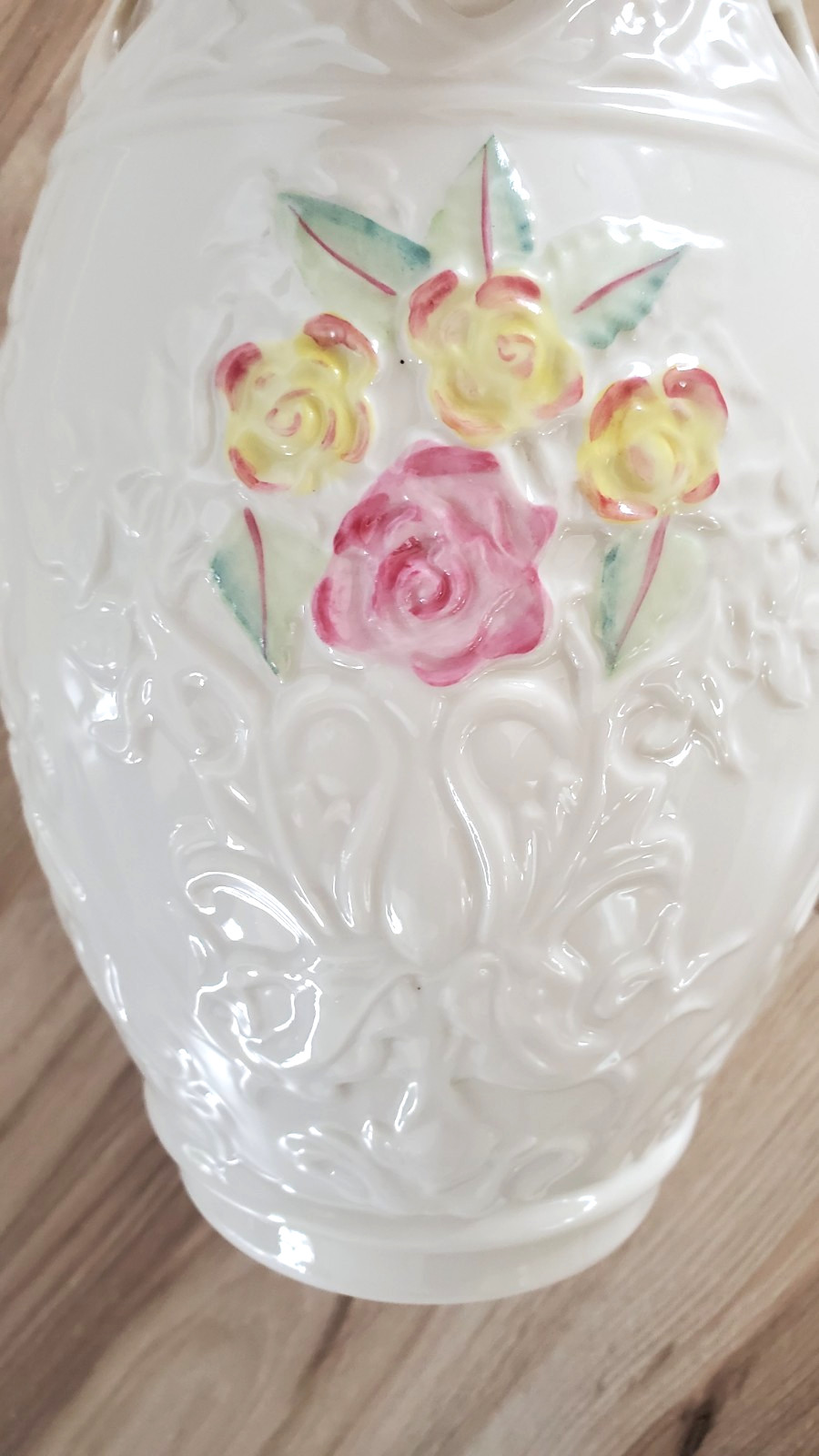 ROMANTIC ROSE “BELLEEK” POTTERY PORCELAIN HURRICANE LAMP 2001 GGREAT FIND!