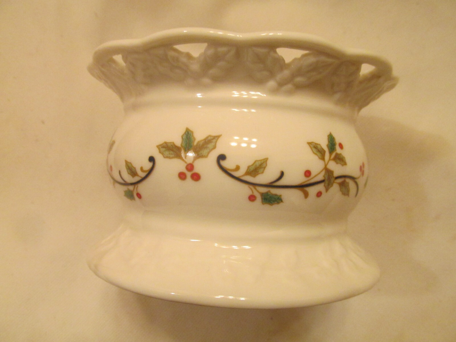 Mikasa Holiday Lace Candle Holder