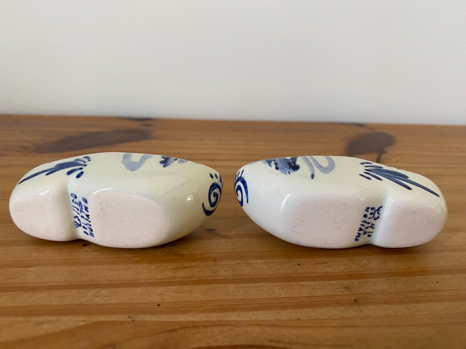 Vintage Hand Painted PD Blue Windmill Shoes Boots Clog Delft Holland 3″ Set of 2
