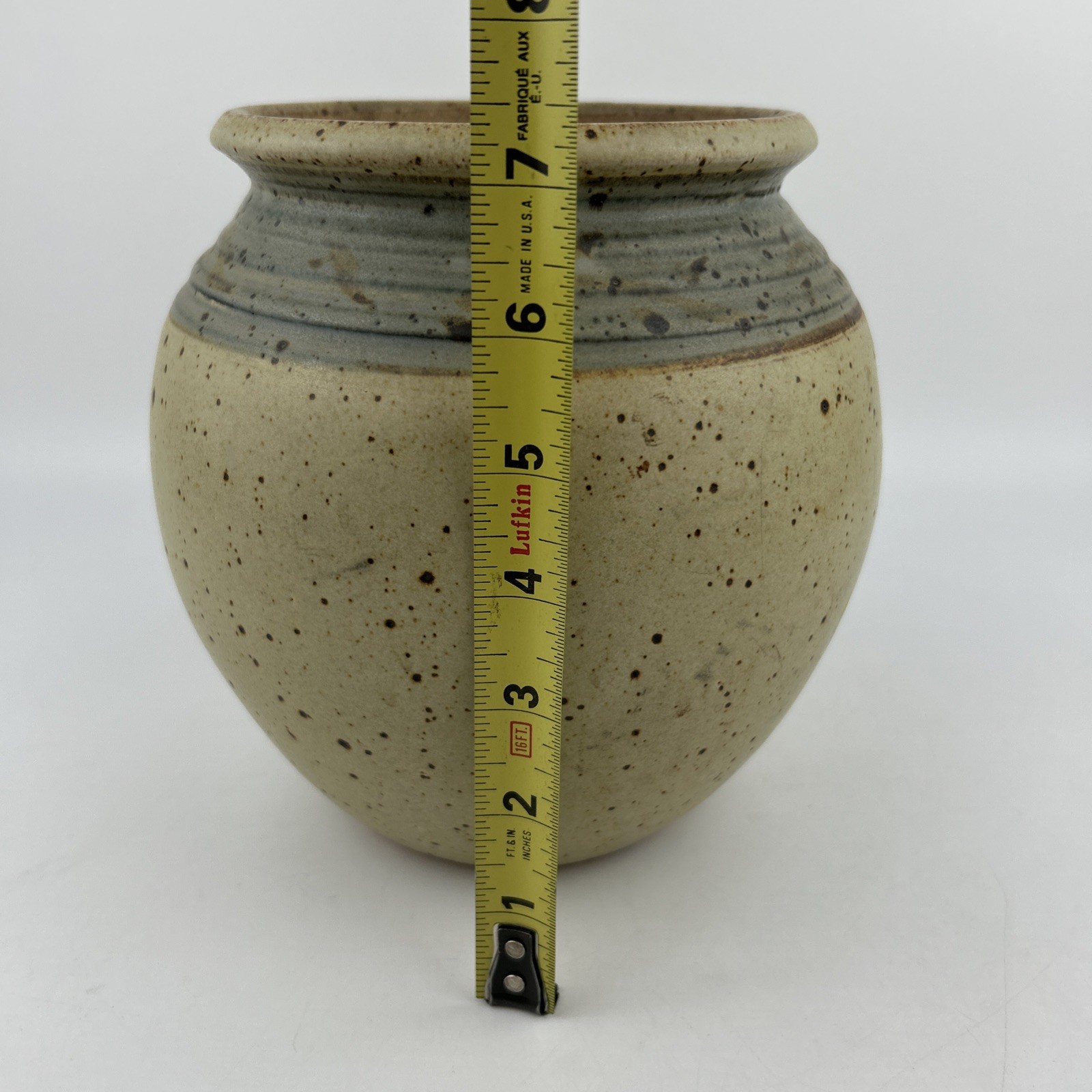 BARKING SPIDER POTTERY 7.5″ Vase Urn Speckled Blue Accent North Carolina