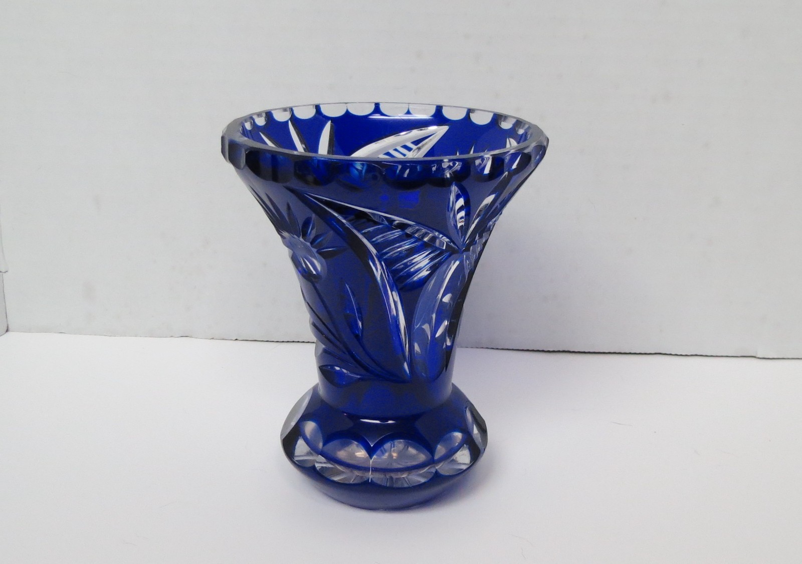 Vtg Cobalt Blue Cut To Clear Hand Cut Leaded Crystal Vase 5 1/2” Tall