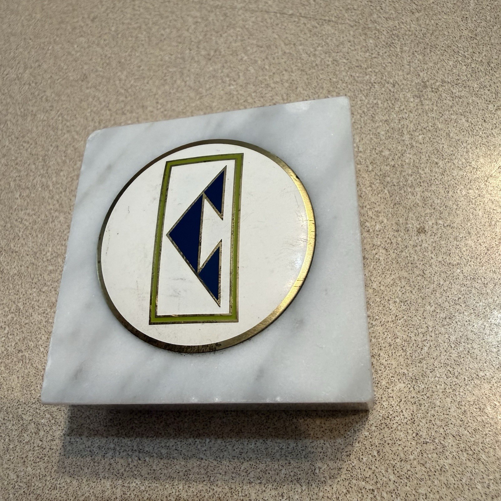 Paperweights Inc. New York Marble Paperweight With Symbol