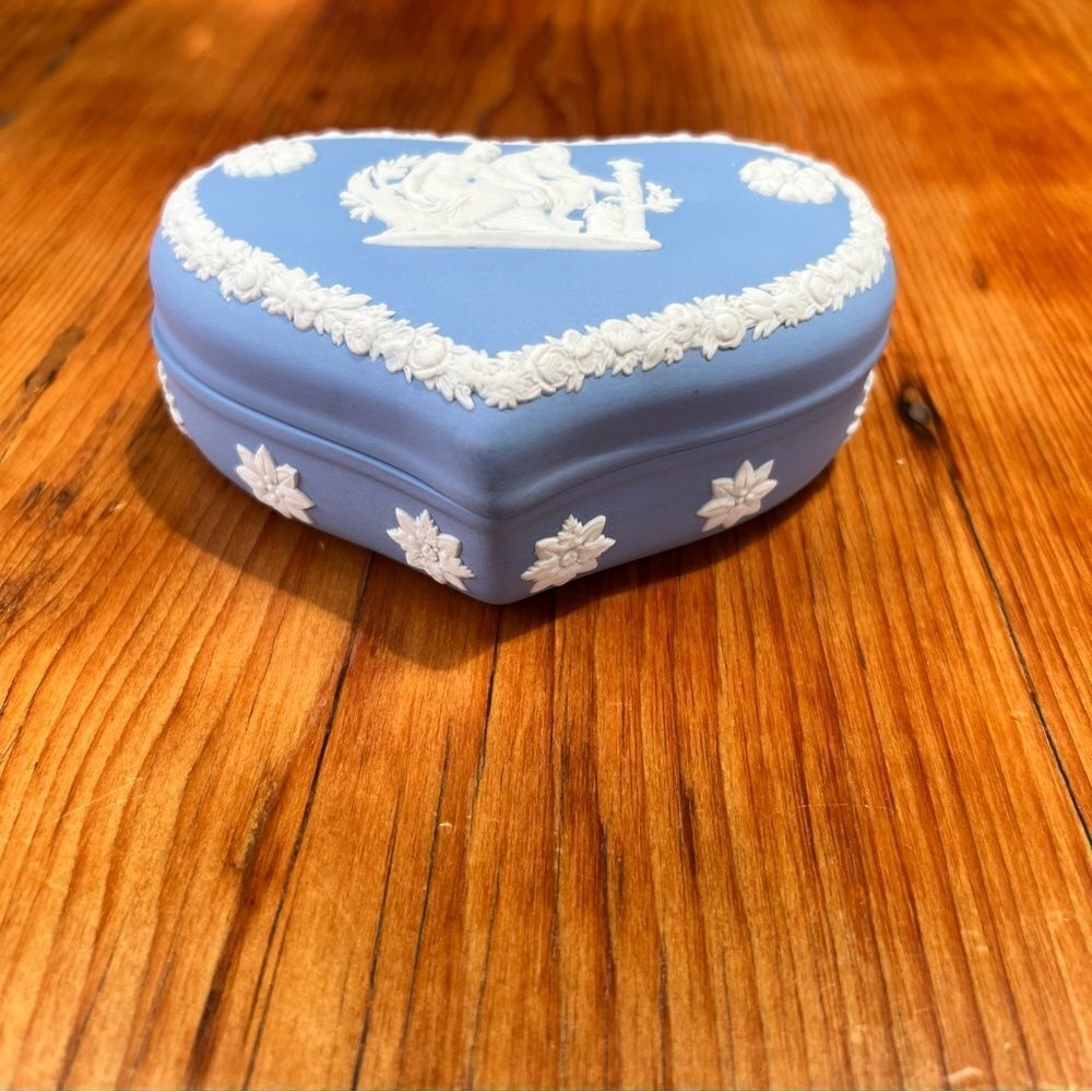 Wedgewood Jasperware Baby Blue Heart Shaped Ceramic Lidded Trinket Box Vintage