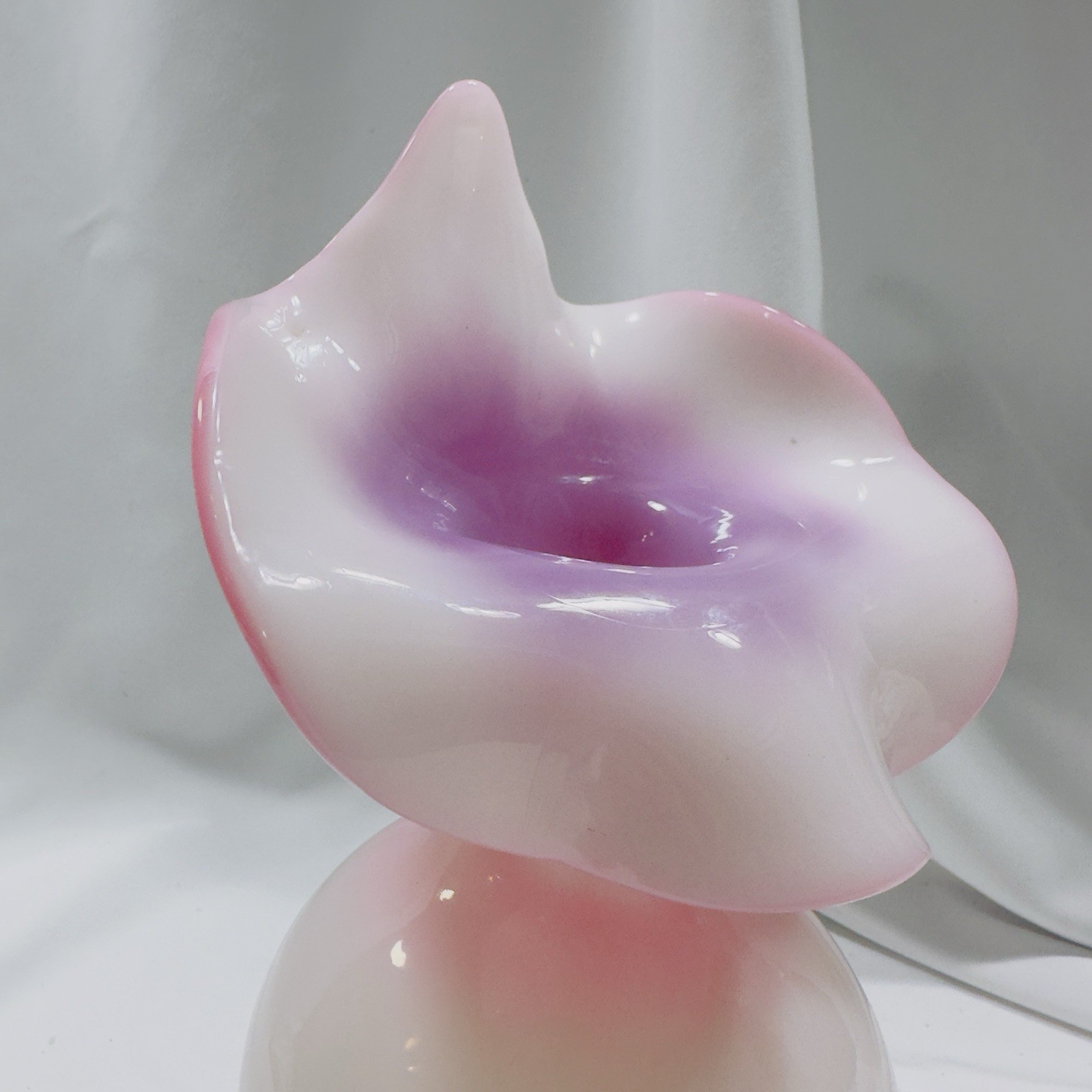 Art Glass Jack in the Pulpit White Pink Purple Ombre Glass 10.5″ Vase Wavy