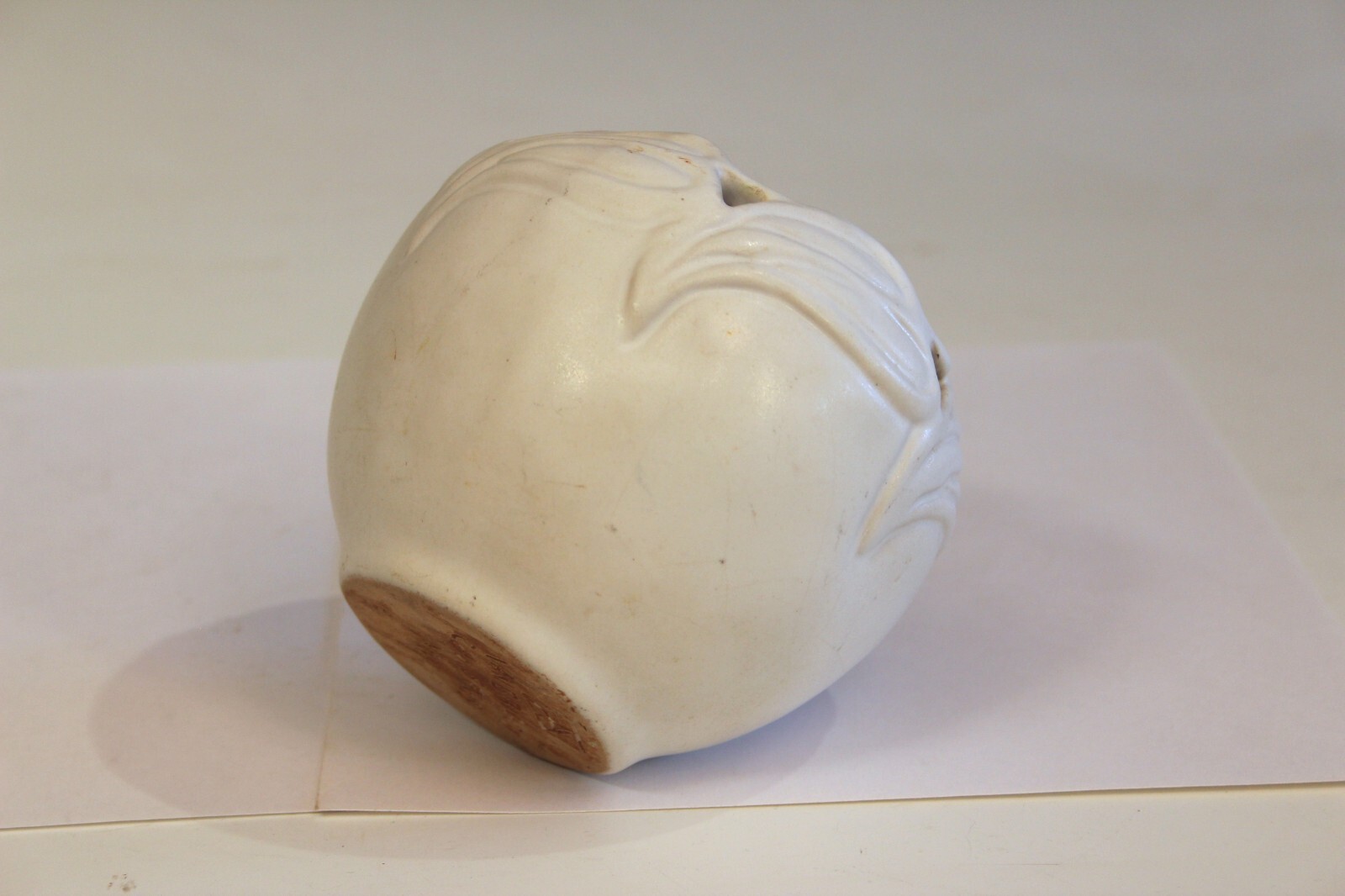 Vintage Van Briggle Pottery Arts & Crafts Artist Initialed Matt White Leaf Vase