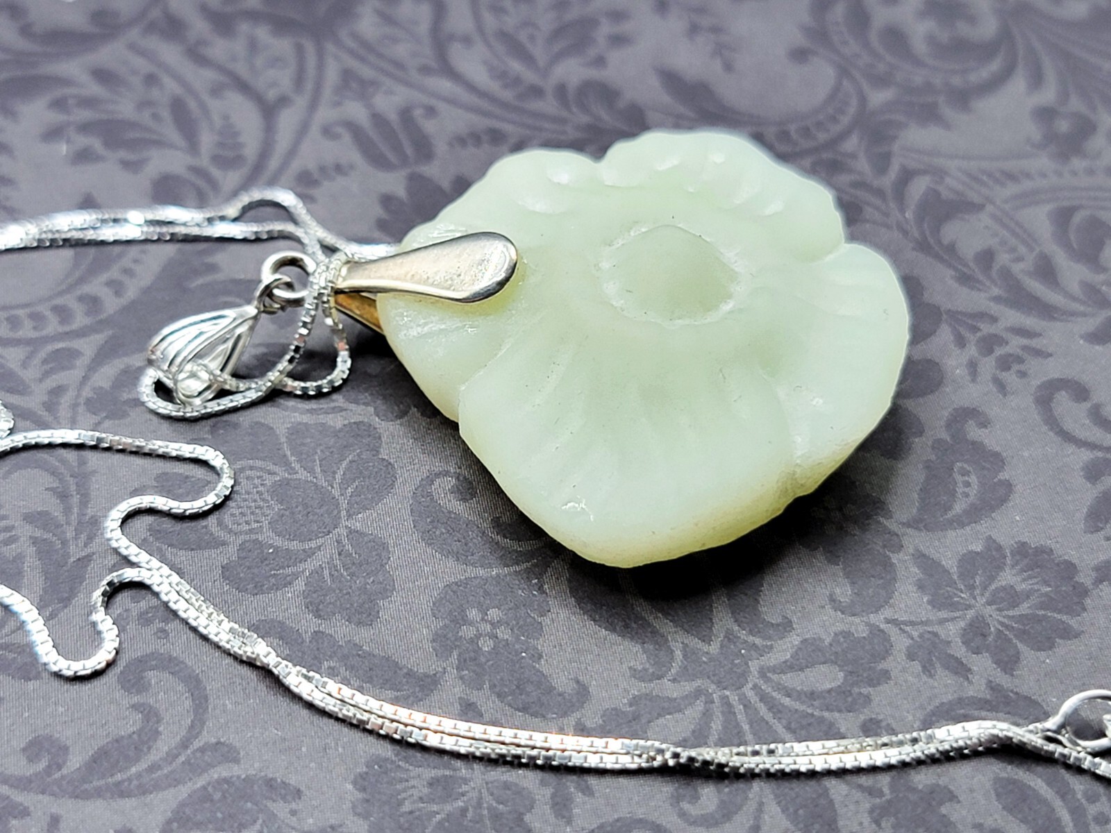 Fenton Poppy Uranium Glass Necklace 925 Sterling Silver