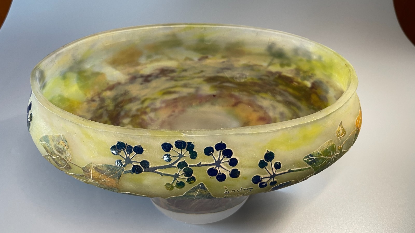 Daum, Nancy. “Lierre”, a large oval bowl. 1910 circa