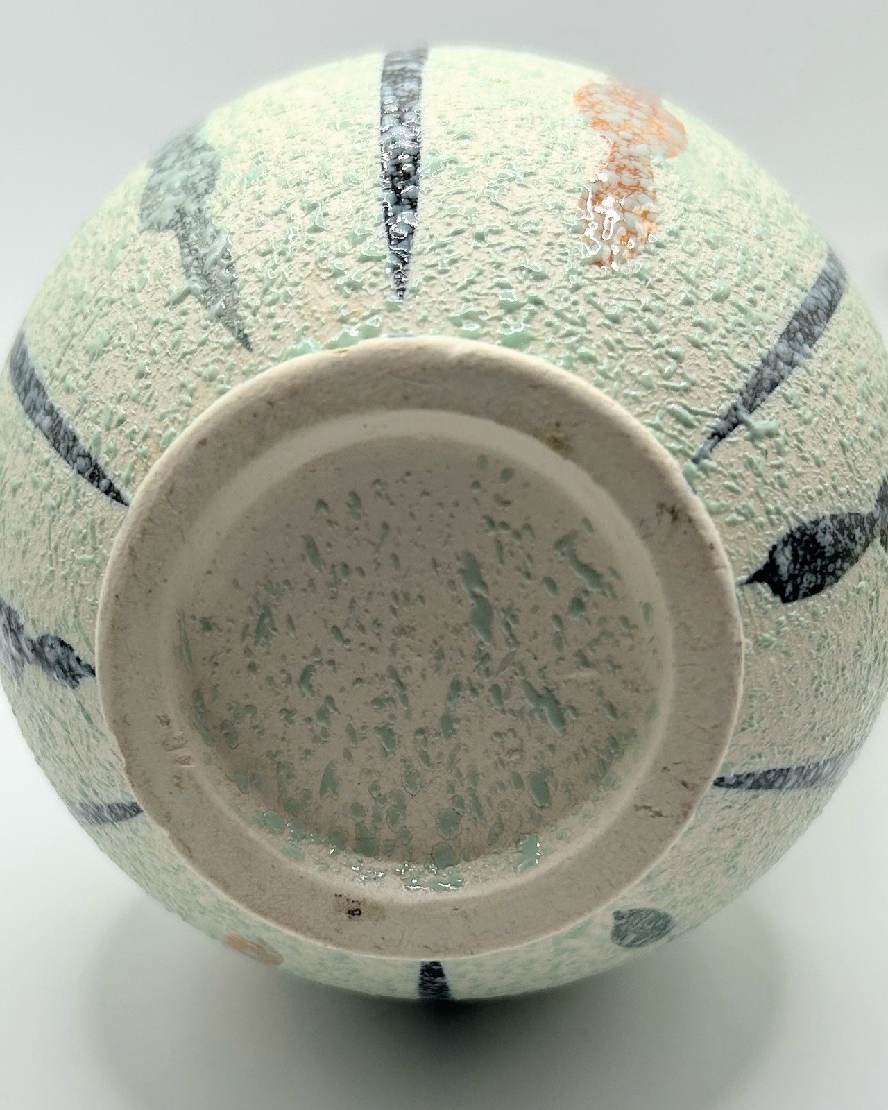 West German Vase With Handle (z579)