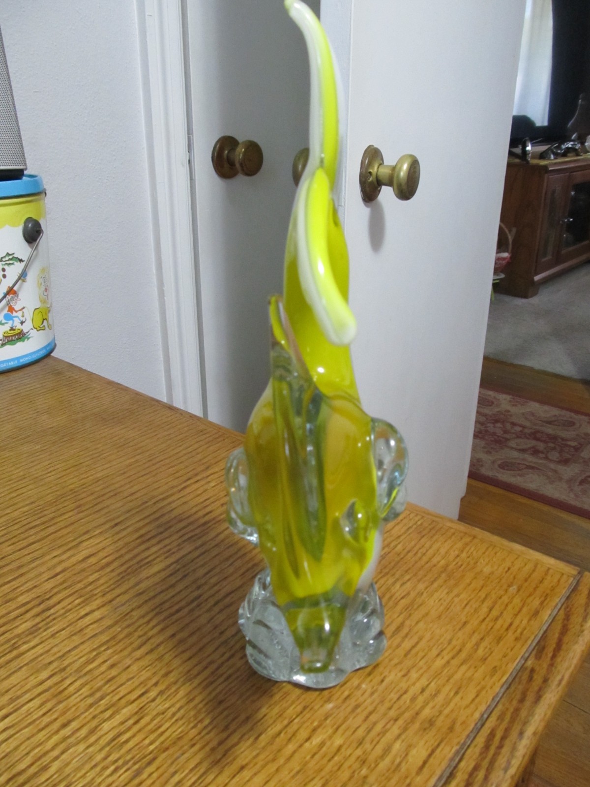 VTG MURANO GLASS HAND BLOWN YELLOW/CLEAR/WHITE FISH W/TEXTURED PEDESTAL BASE F/S